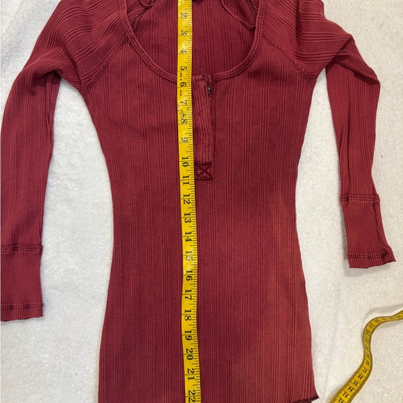 Free People We the Free Burgundy XS Ribbed Snap Henley Long Sleeve Tee Skater - Picture 8 of 9